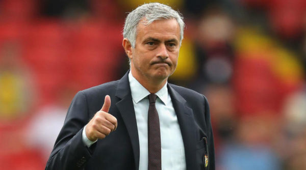 Mourinho: “Thầy không muốn tất cả trở thành những gã hề nhìn Man City đăng quang”