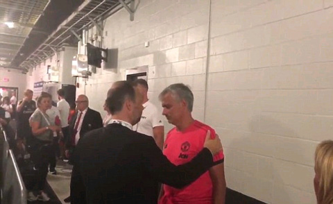 Xung đột giữa Mourinho và Ed Woodward vẫn chưa có hồi kết