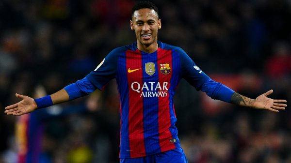 Đồng đội bảo vệ Neymar sau nhiều chỉ trích