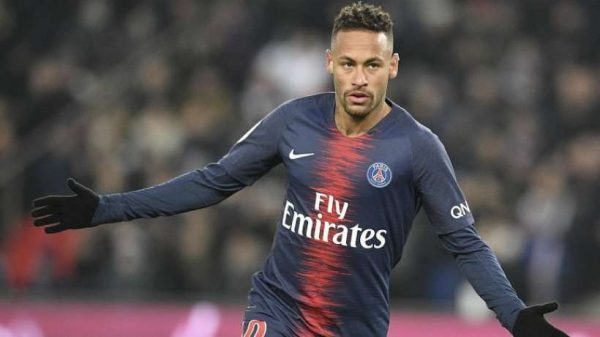 neymar-bi-uefa-dieu-tra-vi-vang-tuc-2