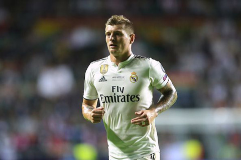 kroos-va-vazquez-mong-muon-duoc-gan-bo-voi-real-2